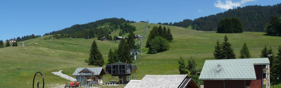 Vue de l'appartement sur le t&eacute;l&eacute;si&egrave;ge du Cernix